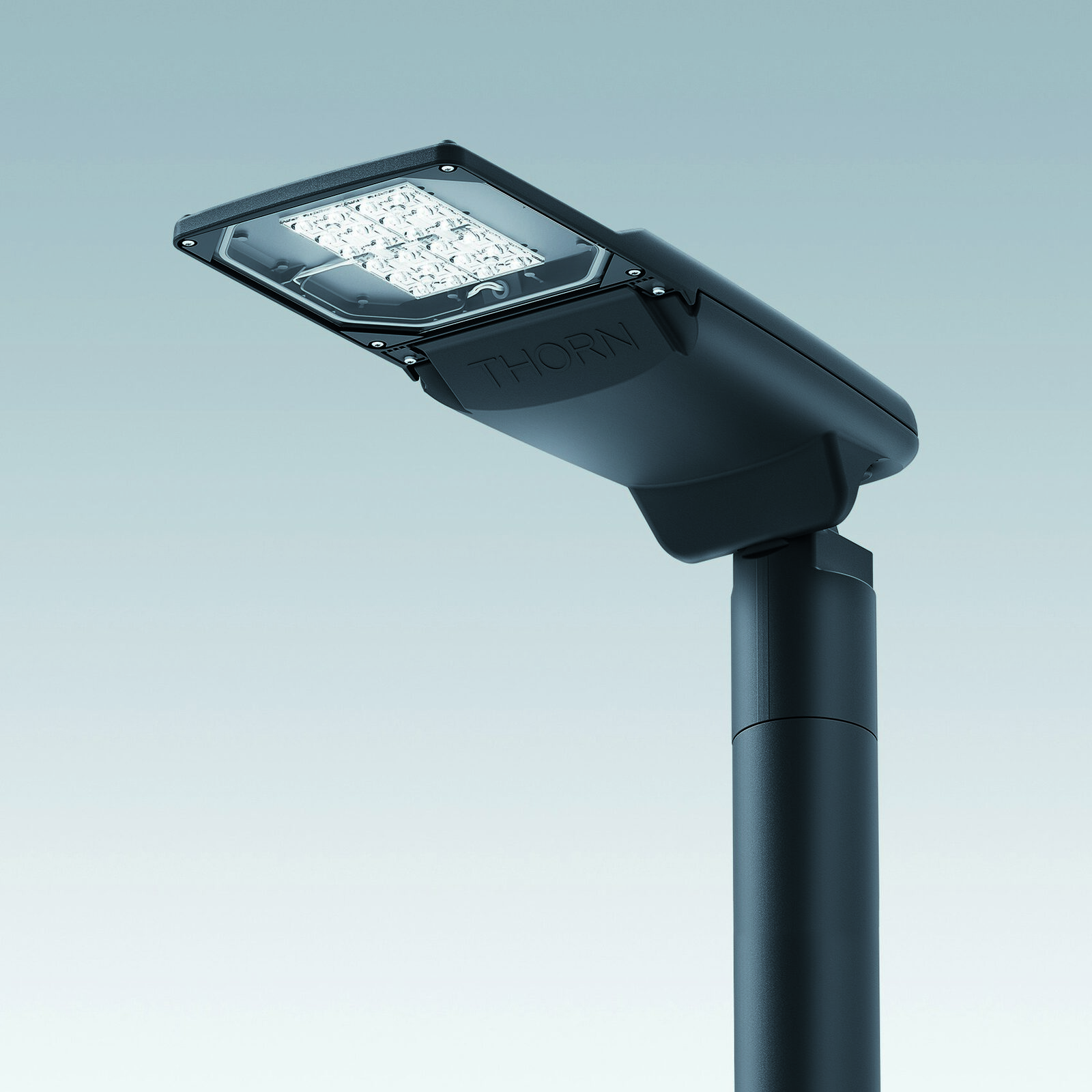 Thorn — британский профессиональный и уличный свет, в Молдове через SmartLight