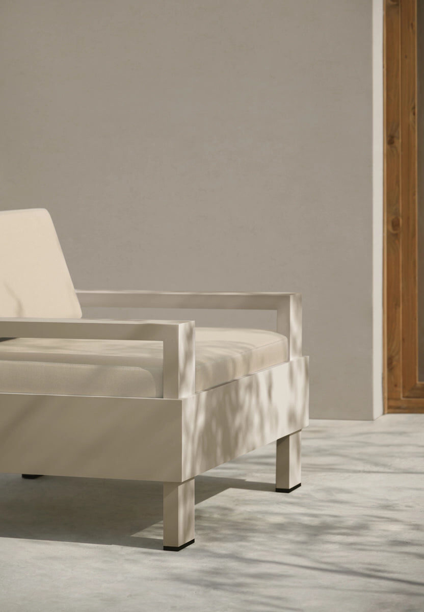Nu doar structura: mobilierul de exterior
